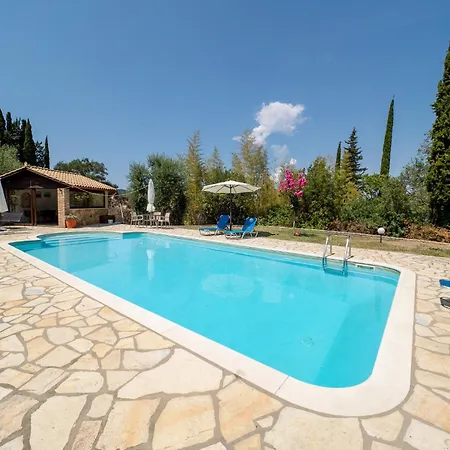 Kamaritis Private Bedroom, Pool View Apartment Alepochori