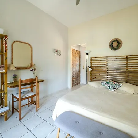 Apartment Kamaritis Private Bedroom, Pool View *