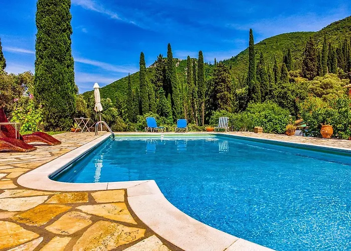 Kamaritis Private Bedroom, Pool View *