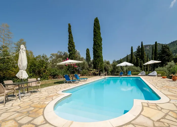 Kamaritis Private Bedroom, Pool View Apartmán