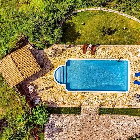 Kamaritis Private Bedroom, Pool View Διαμέρισμα Alepochori