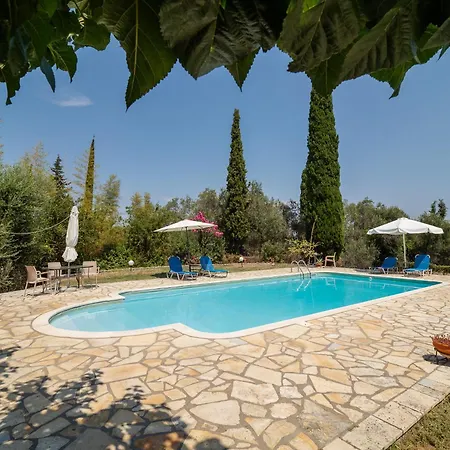 Kamaritis Private Bedroom, Pool View *