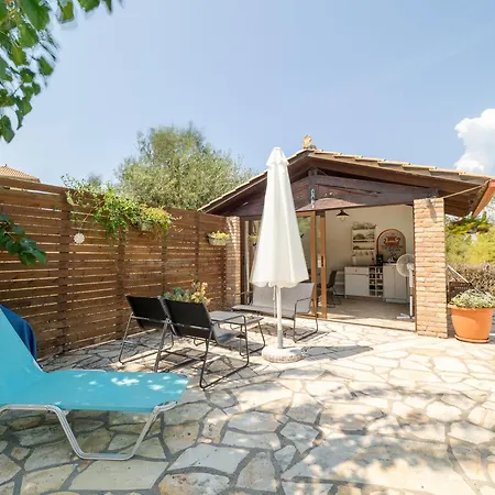 Kamaritis Private Bedroom, Pool View *