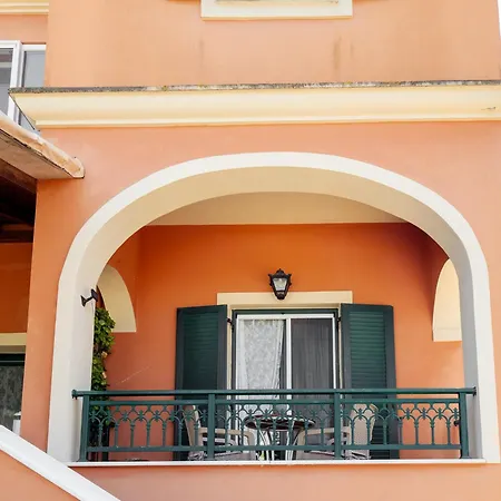 Апартаменты Kamaritis Private Bedroom, Pool View Alepochori