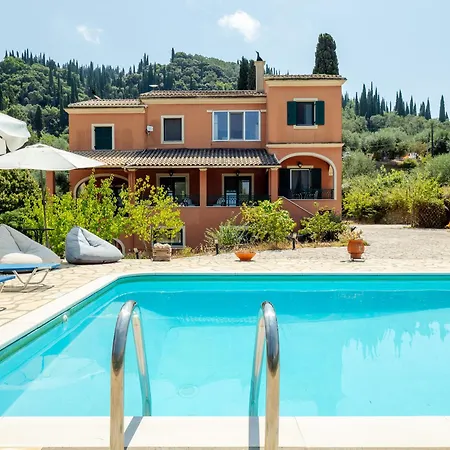 Kamaritis Private Bedroom, Pool View *