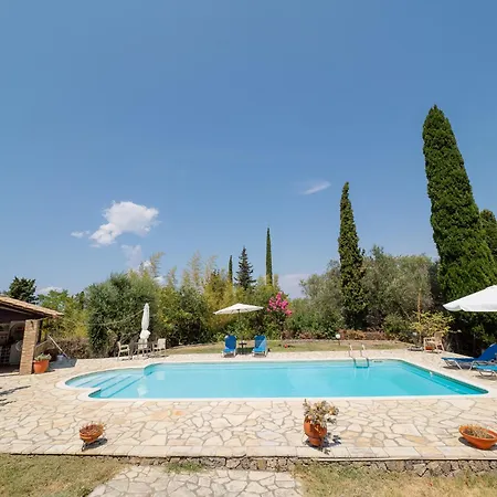 Kamaritis Private Bedroom, Pool View Апартаменты Alepochori