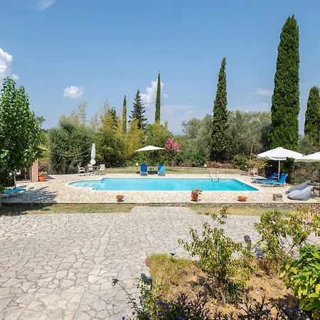 Kamaritis Private Bedroom, Pool View Апартаменты Alepochori