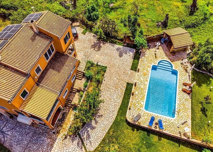 Appartamento Kamaritis Private Bedroom, Pool View