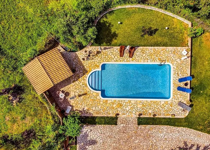 Kamaritis Private Bedroom, Pool View Appartamento Alepochori