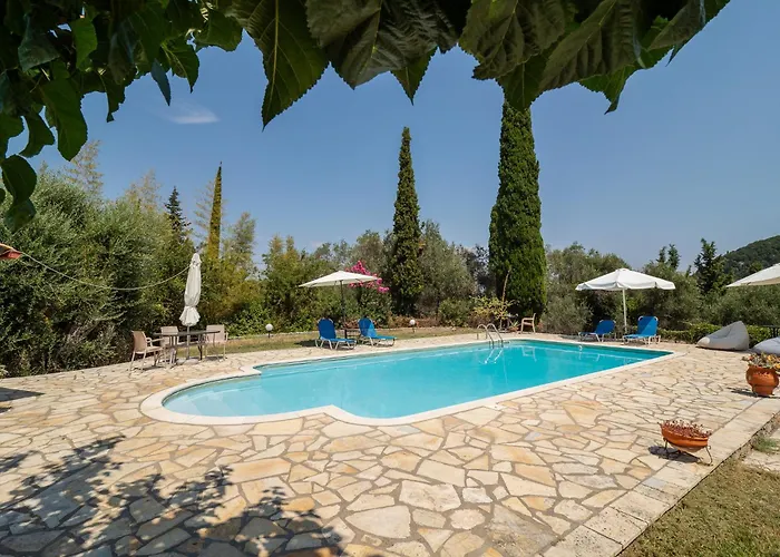 Kamaritis Private Bedroom, Pool View *