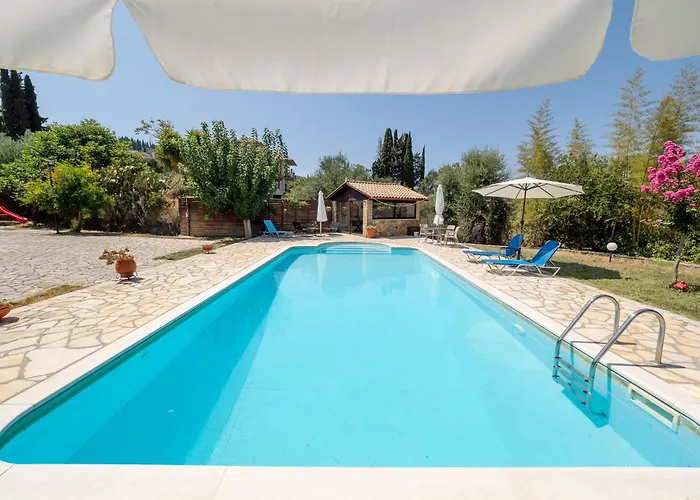 Kamaritis Private Bedroom, Pool View