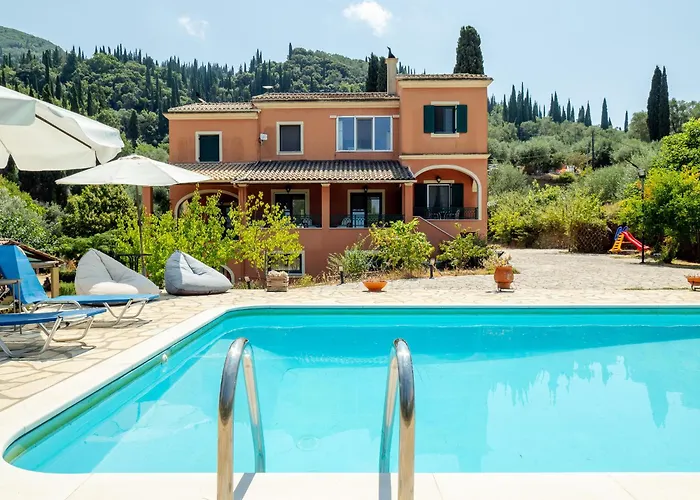 Kamaritis Private Bedroom, Pool View *