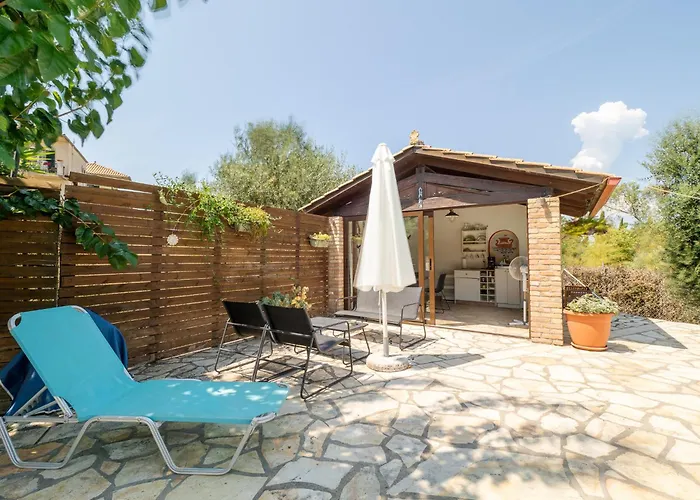 Kamaritis Private Bedroom, Pool View *