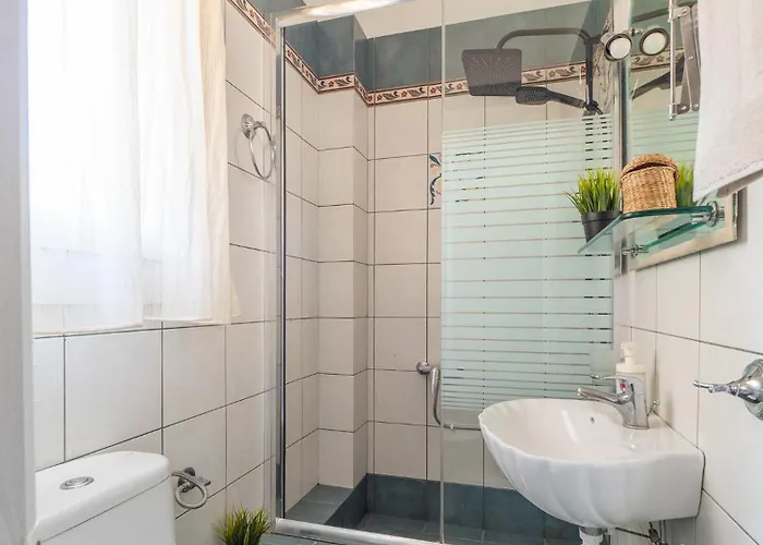 公寓 Kamaritis Private Bedroom, Pool View *