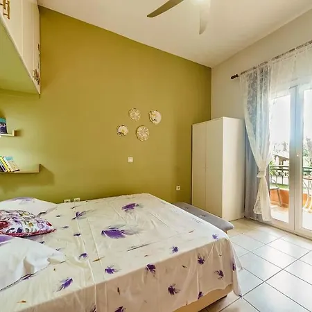 Kamaritis Private Bedroom, Pool View Apartamento Alepochori