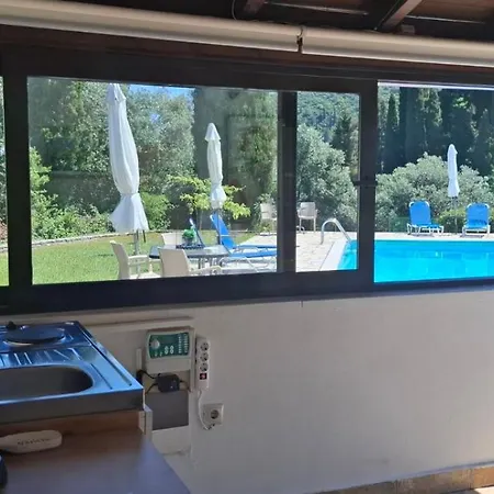Kamaritis Private Bedroom, Pool View Alepochori
